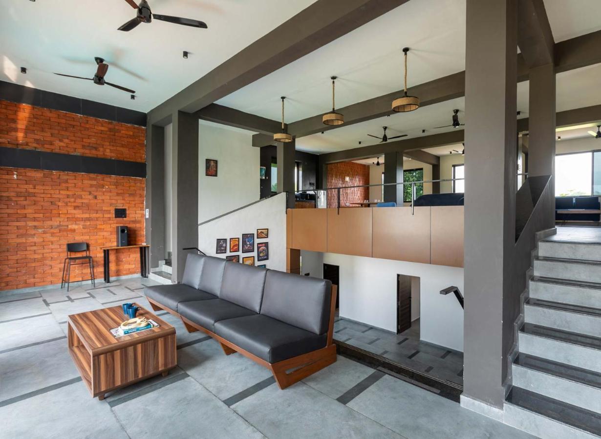 Two Villa By Stayvista With Infinity Pool, Farm & Mountain Views, Modern Interiors Karjat Exteriér fotografie